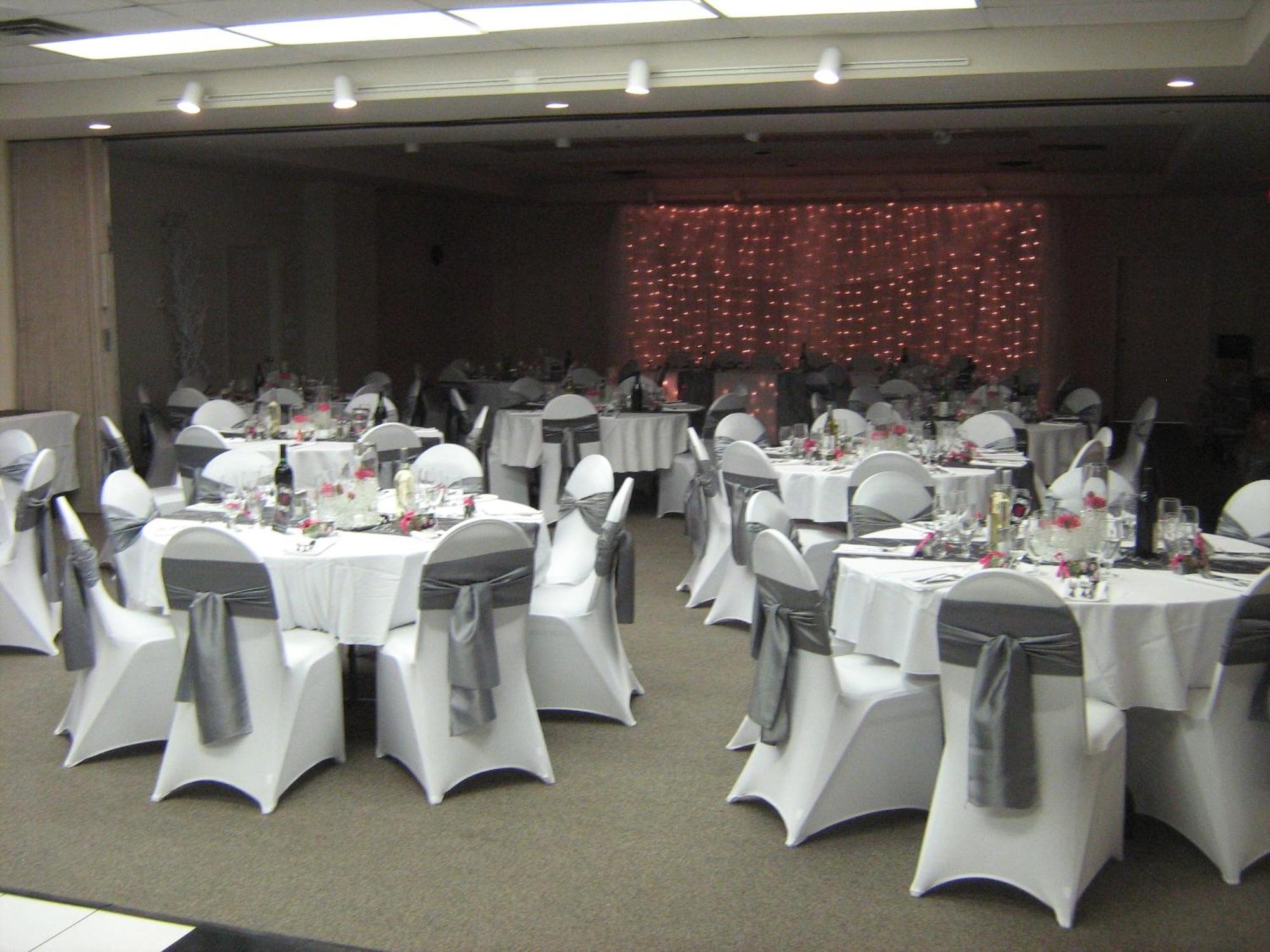 The Cedars Inn Hotel & Convention Centre Gibsons Exterior photo